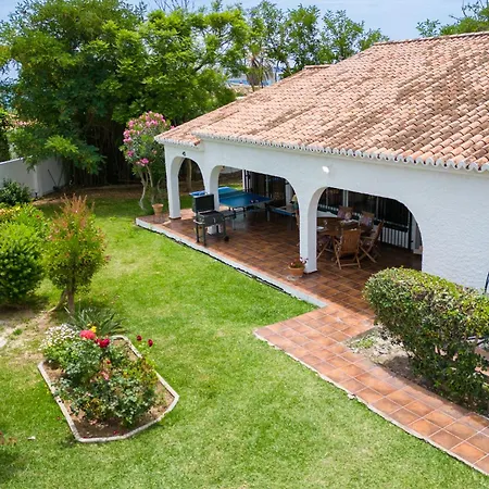 Villa Family With Garden Next To The